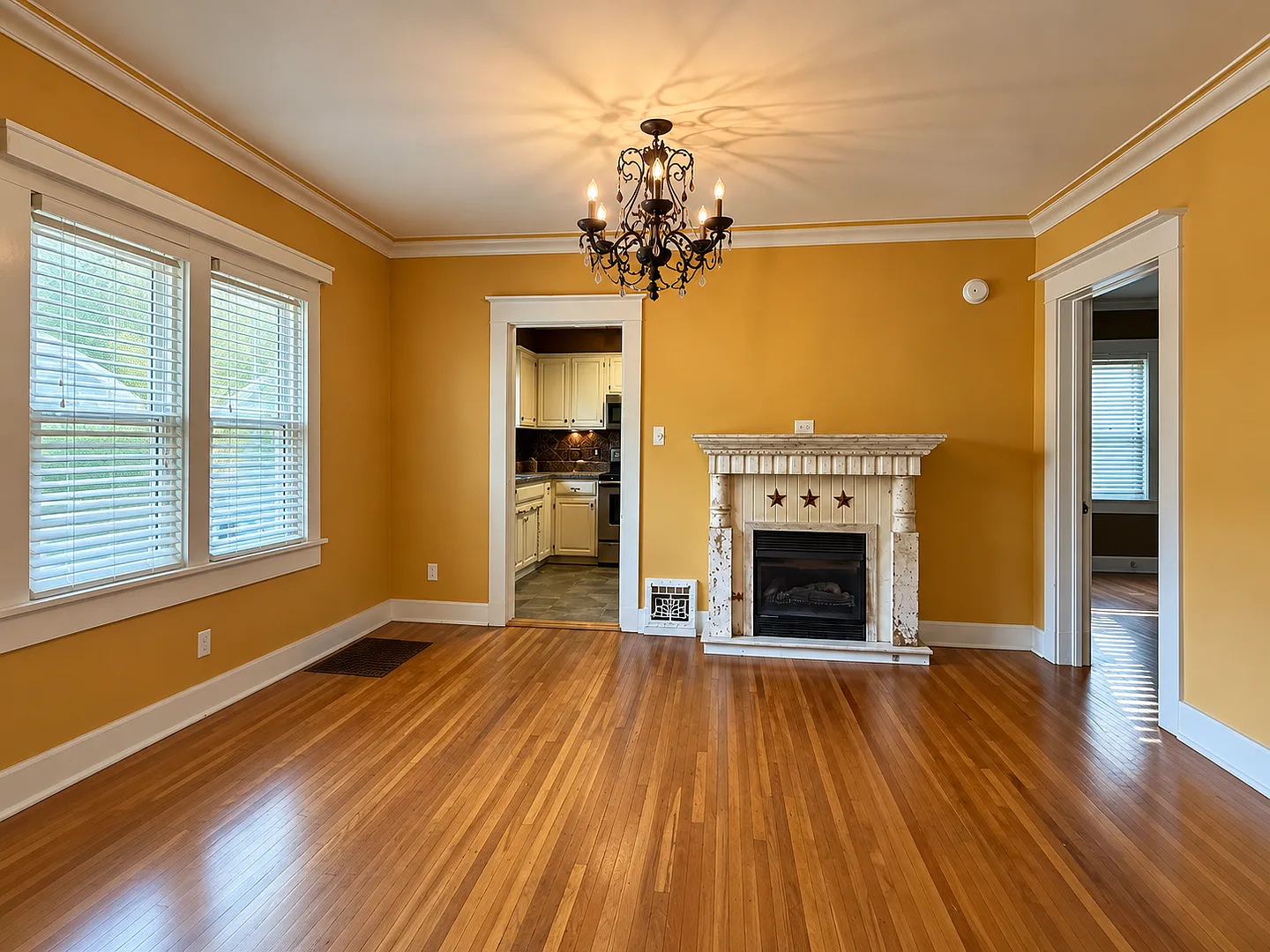 Charming 2 Bedroom Home Available! — Photo 4