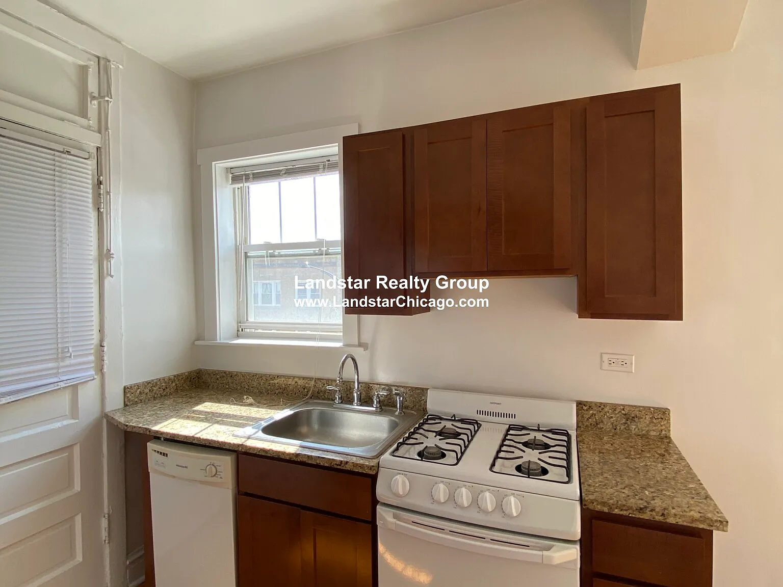 Studio, 1.0 bath, 450 sqft, $1,500 — Photo 4