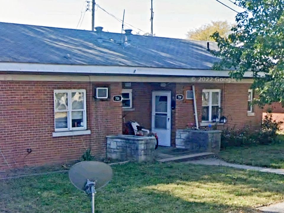 1st image of 700 1st Ave #704