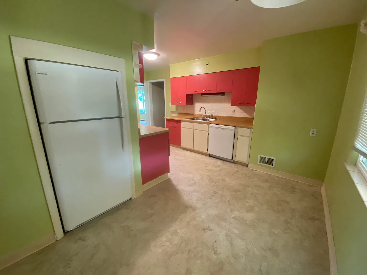 4 bed, 1452 sqft, $4,800 — Photo 4