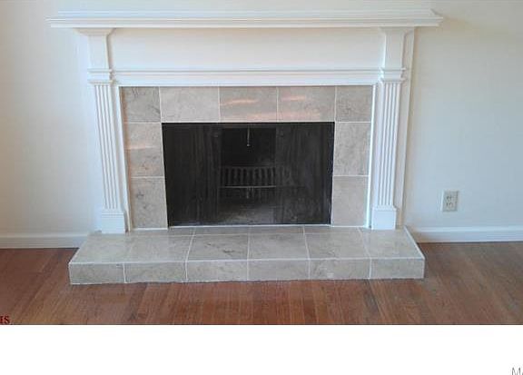 4th image of 2090 Huntington Dr