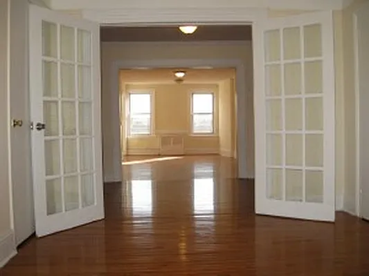 Rented by Tower Brokerage | media 8