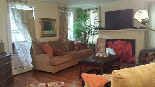 1105 Farmington Avenue — Photo 2