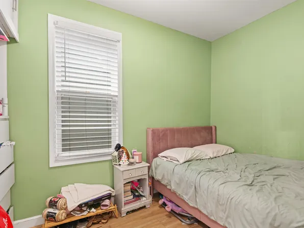 81 Humphrey Avenue image 25 of 37