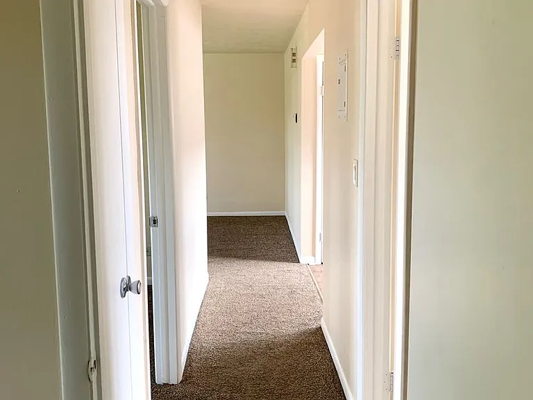 Palatine Park Apartments — Photo 23