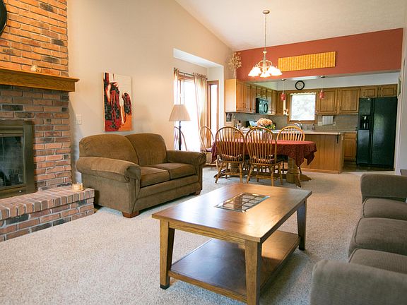 3rd image of 6665 Leisure Way Dr SE
