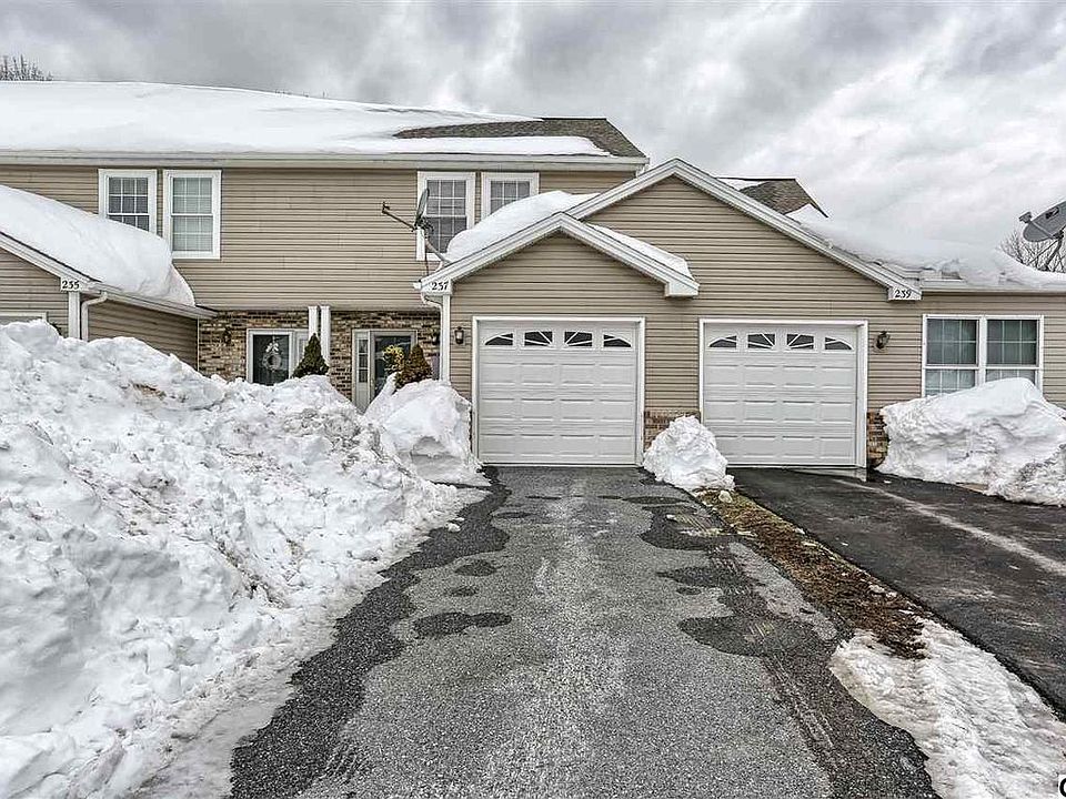 1st image of 237 Autumn Woods Ct