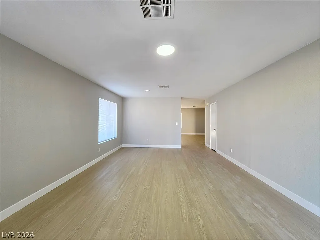 3 bed, 2.0 bath, 1534 sqft, $1,900 — Photo 3