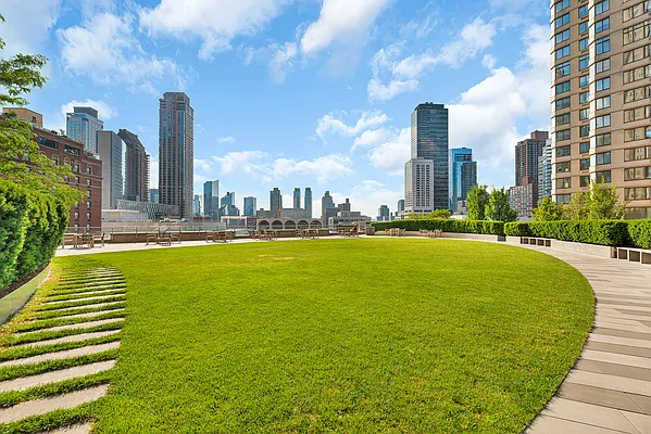 Rented by Douglas Elliman | media 15