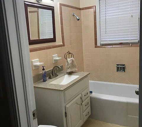 5th image of 1508 N Sterling Ave