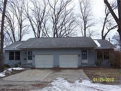 1st image of 1945 Manor Dr