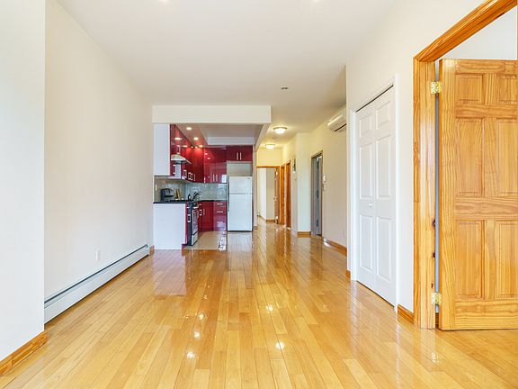 2nd image of 4813 Vernon Blvd #3