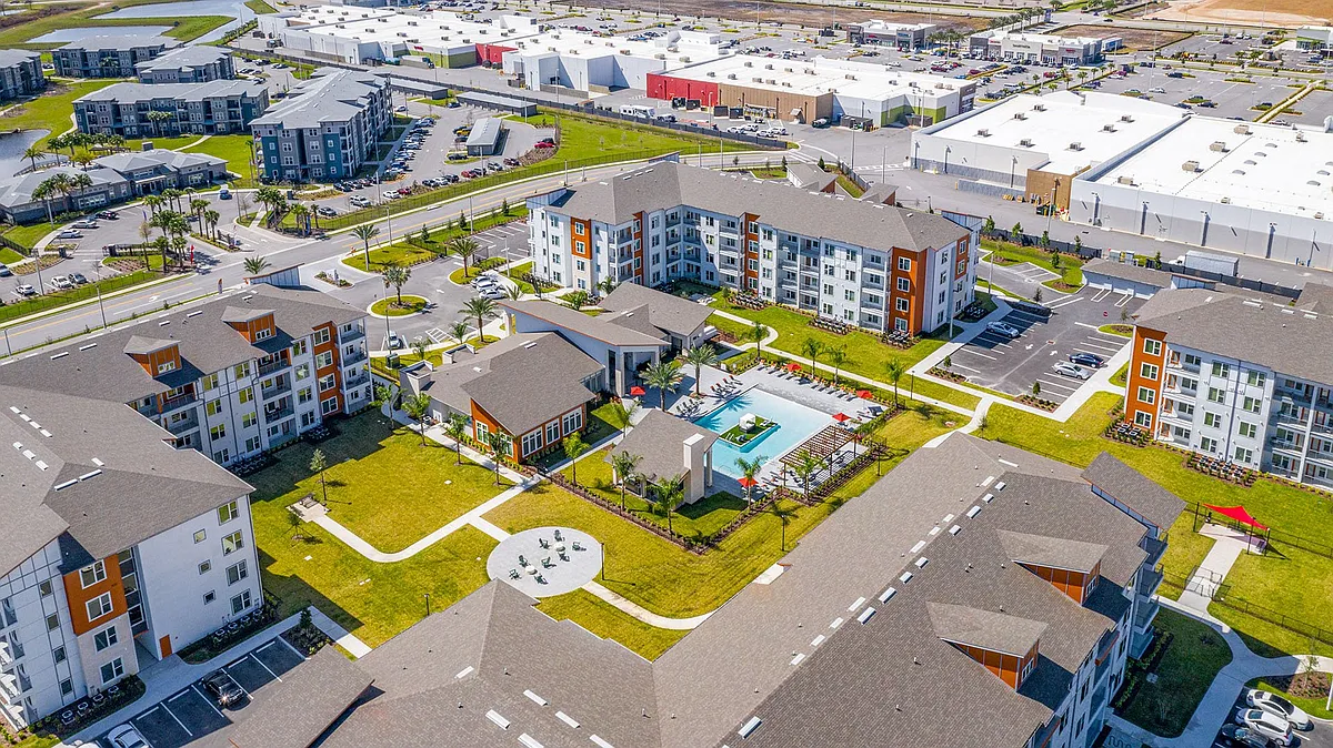 Building Photo - Madison Pointe Apartments