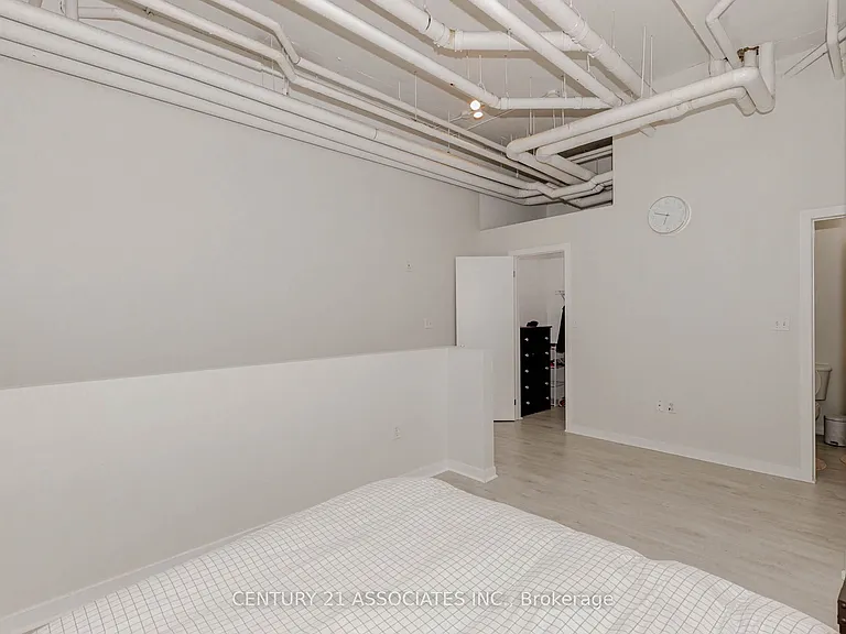 66 Bay St S #107 — Photo 13