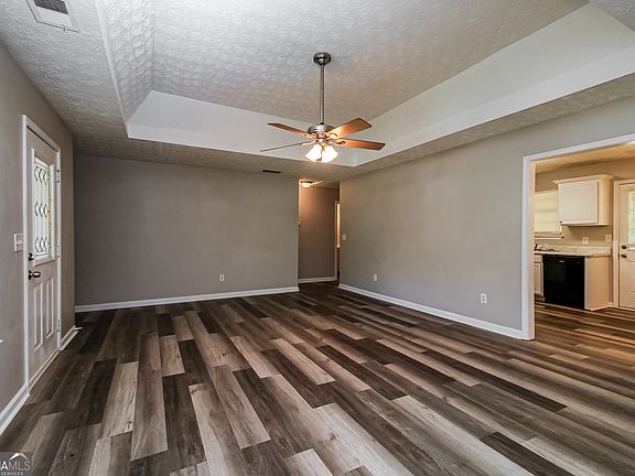 2nd image of 460 Mountainview Dr