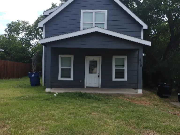 809 S Travis Ave — Photo 1