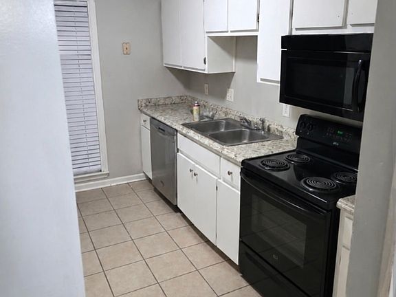 3rd image of 5808 Georgetown Dr