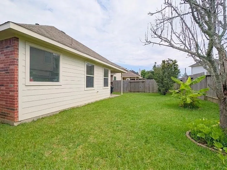 14715 Palladio Dr — Photo 24