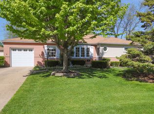 860 Cumberland St, Hoffman Estates, IL 60169