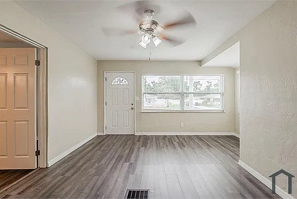 3 bed, 908 sqft, $2,750 — Photo 2