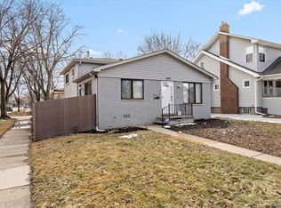 828 E 2nd St, Royal Oak, MI 48067