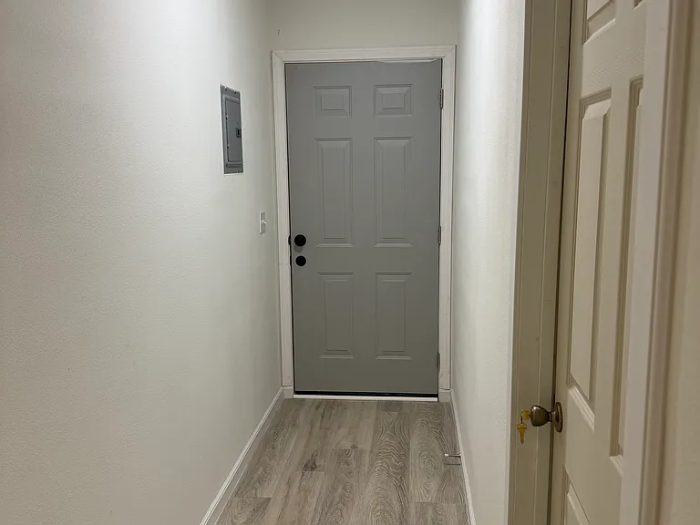 31051 Neer St — Photo 1