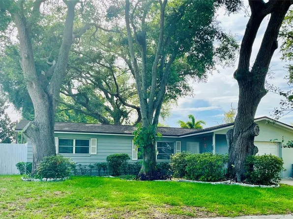 528 E Lake Dr, Largo, FL 33771