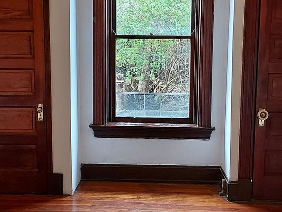 2nd image of 1626 Chase Ave #1