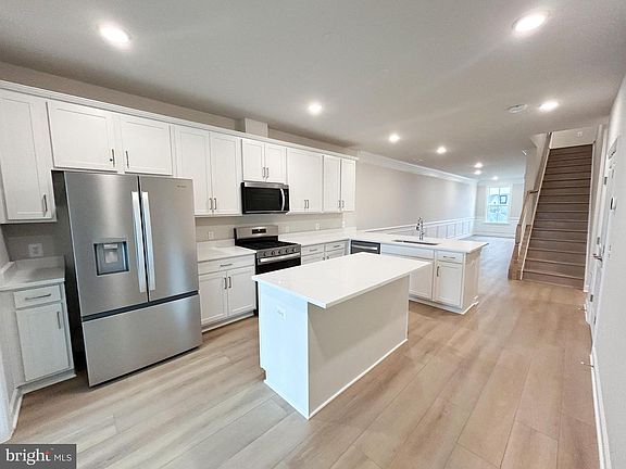 5th image of 404 Granite Ridge Dr