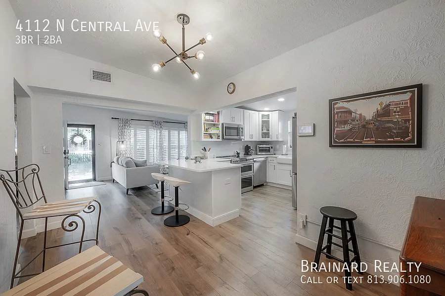 Fully Furnished Seasonal Seminole Heights 3/2 Home For Rent — Photo 3