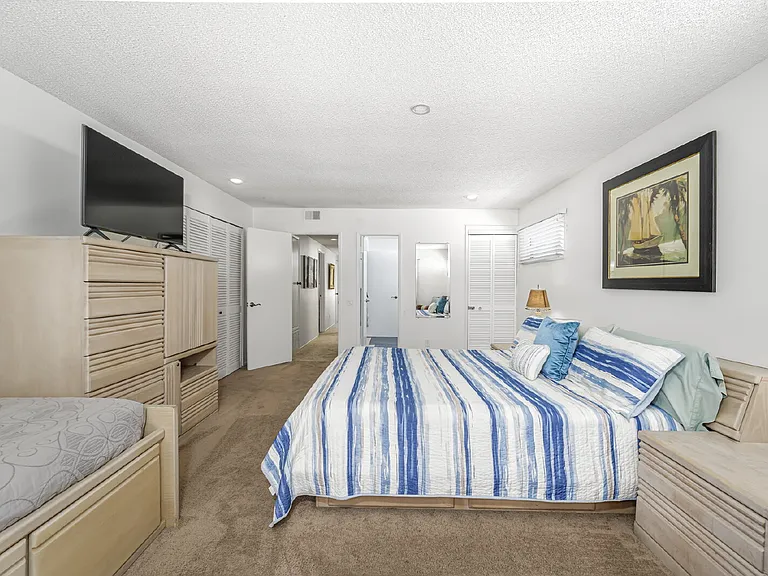 805 N Bay Front — Photo 40