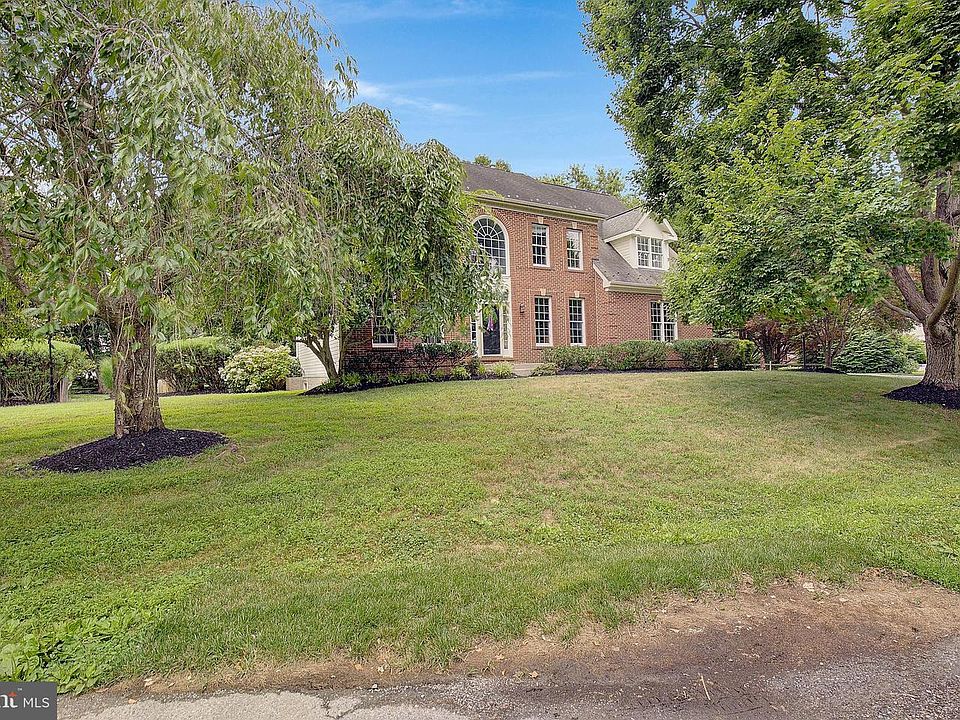 1st image of 909 White Marlin Way