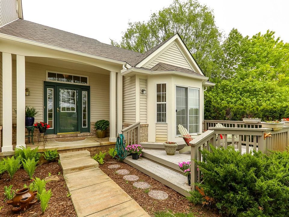 1st image of 3029 Island Hills Dr