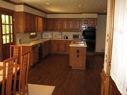 4th image of 4148 Volley Ln