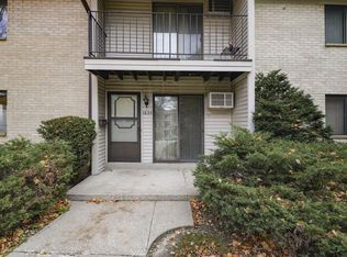 1633 S Coachlight Dr, New Berlin, WI 53151