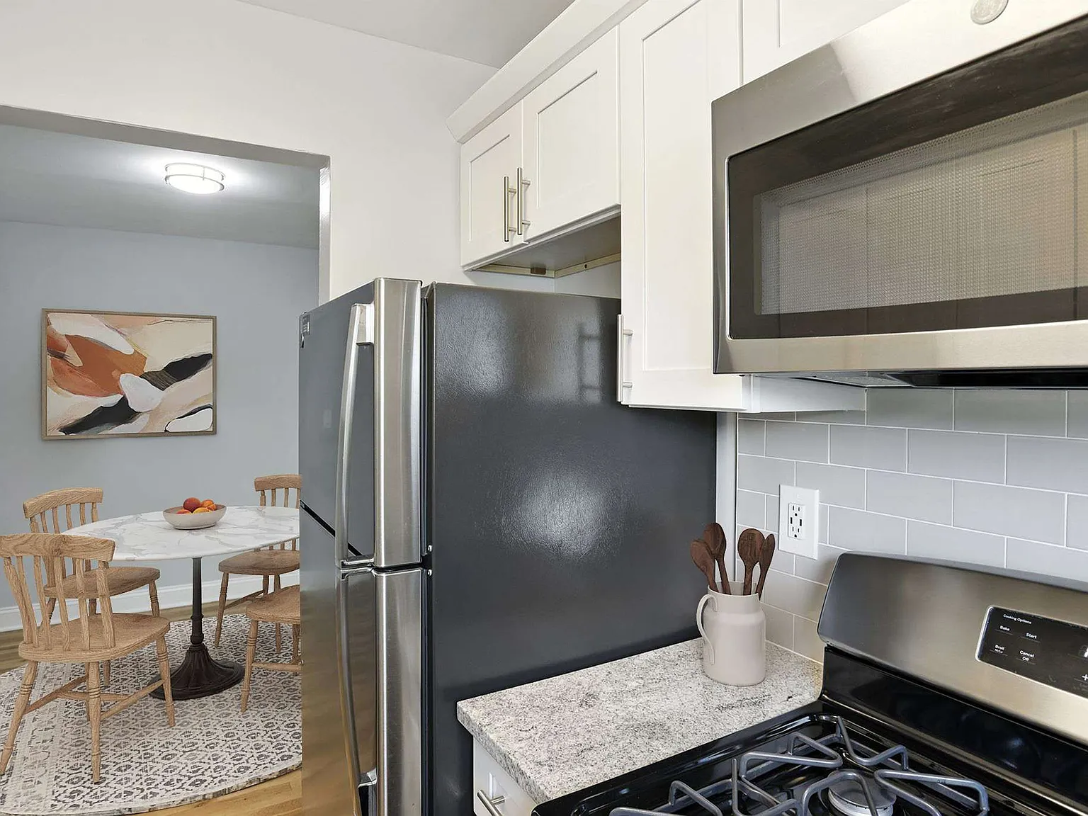 Eagle Rock Apartments at Hicksville & Jericho — Photo 2