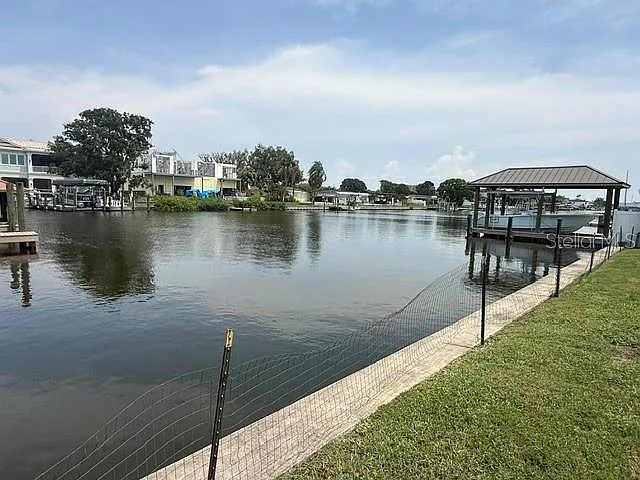 3945 Fontainebleau Dr — Photo 5