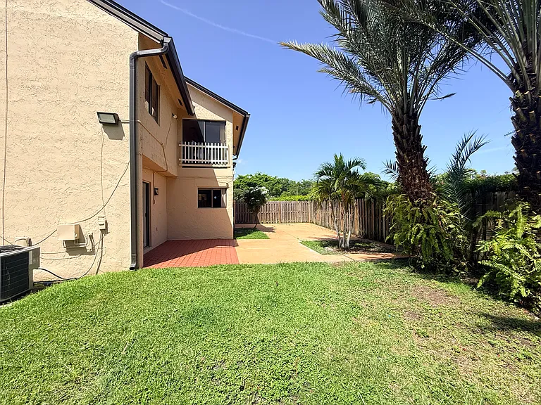 9645 SW 148th Pl — Photo 19