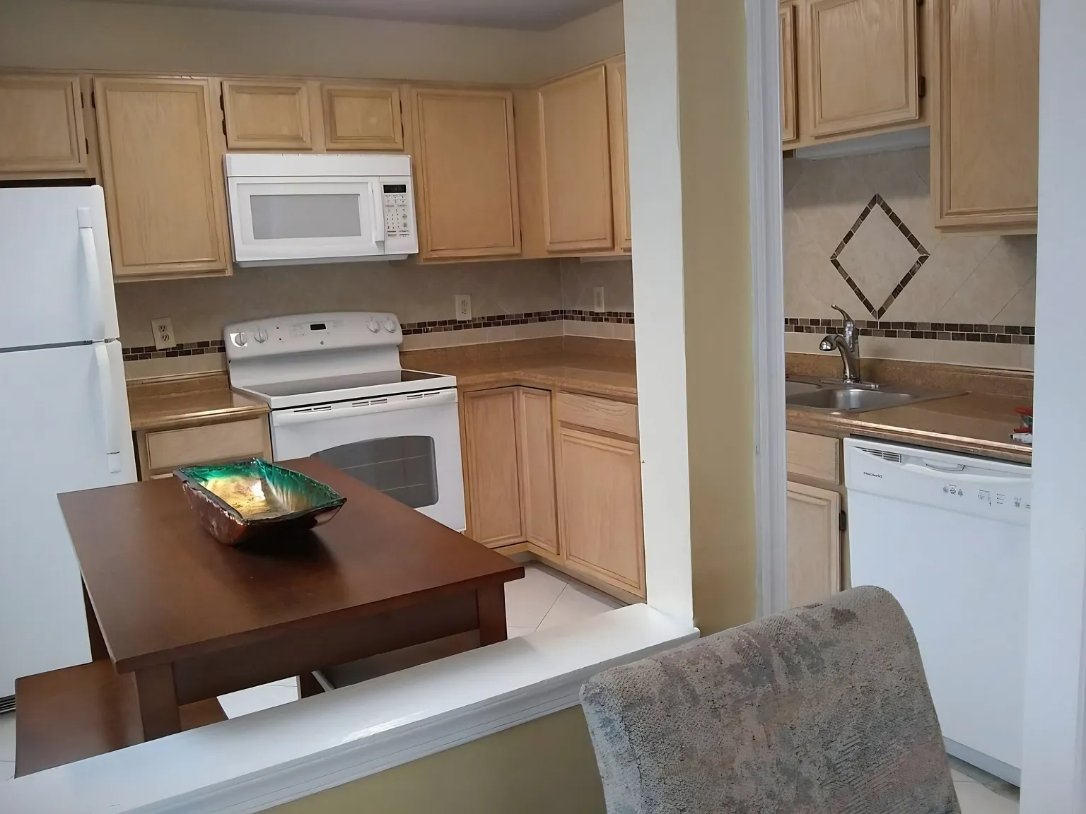 2 bed, 1107 sqft, $2,450 — Photo 2