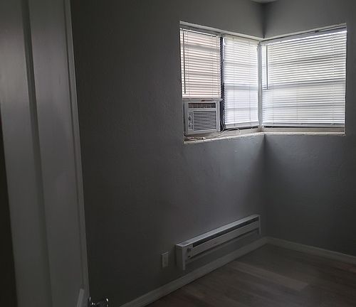 2nd image of 828 N. Grandview Ave