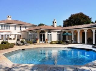 76 Herrick Rd, Southampton, NY 11968