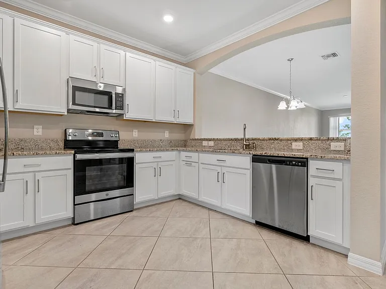 4264 Lemongrass Dr — Photo 3