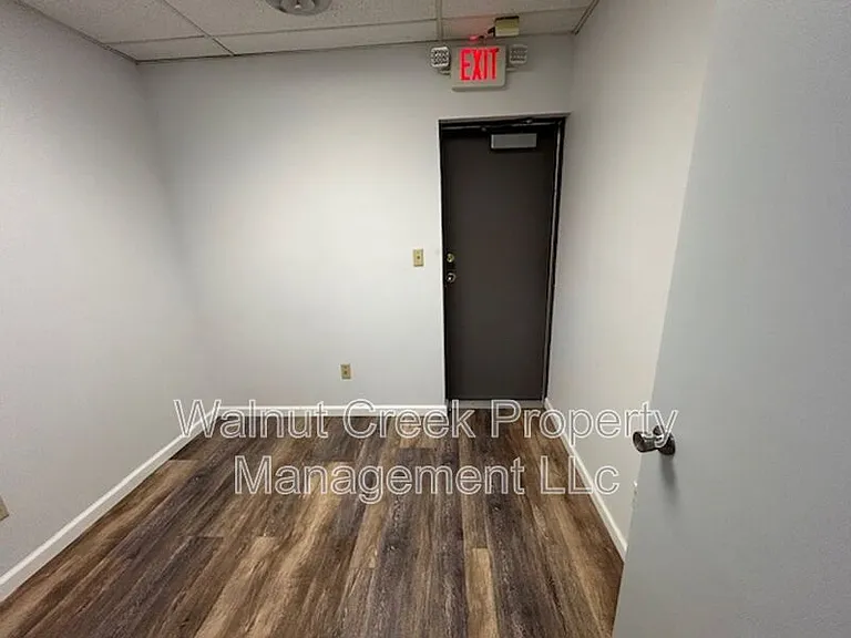 4642 Oberlin Ave #102 — Photo 10