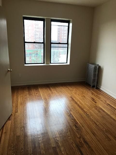 2nd image of 547 E 168th St APT 5L
