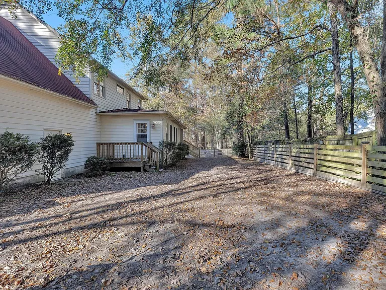 107 Dockside Dr — Photo 29