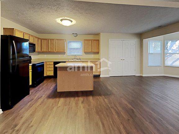 5th image of 12256 Carriage Stone Dr