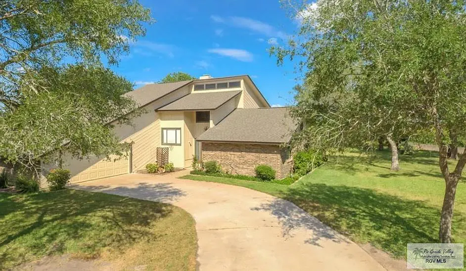 3 bed, 2.5 bath, 2180 sqft, $2,000 — Photo 1