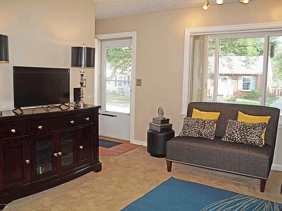 3rd image of 1407 Woodbine Ave