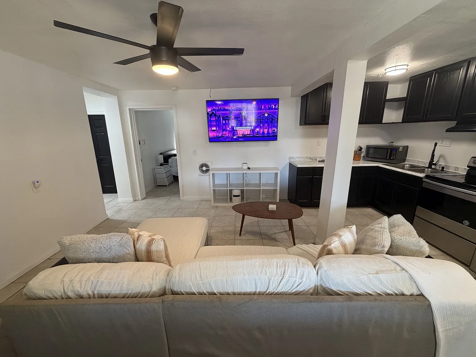 6 bed, 2526 sqft, $6,500 — Photo 3