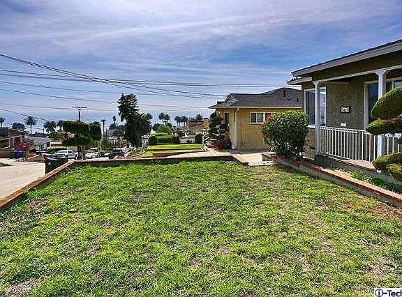 5th image of 3627 S Cabrillo Ave